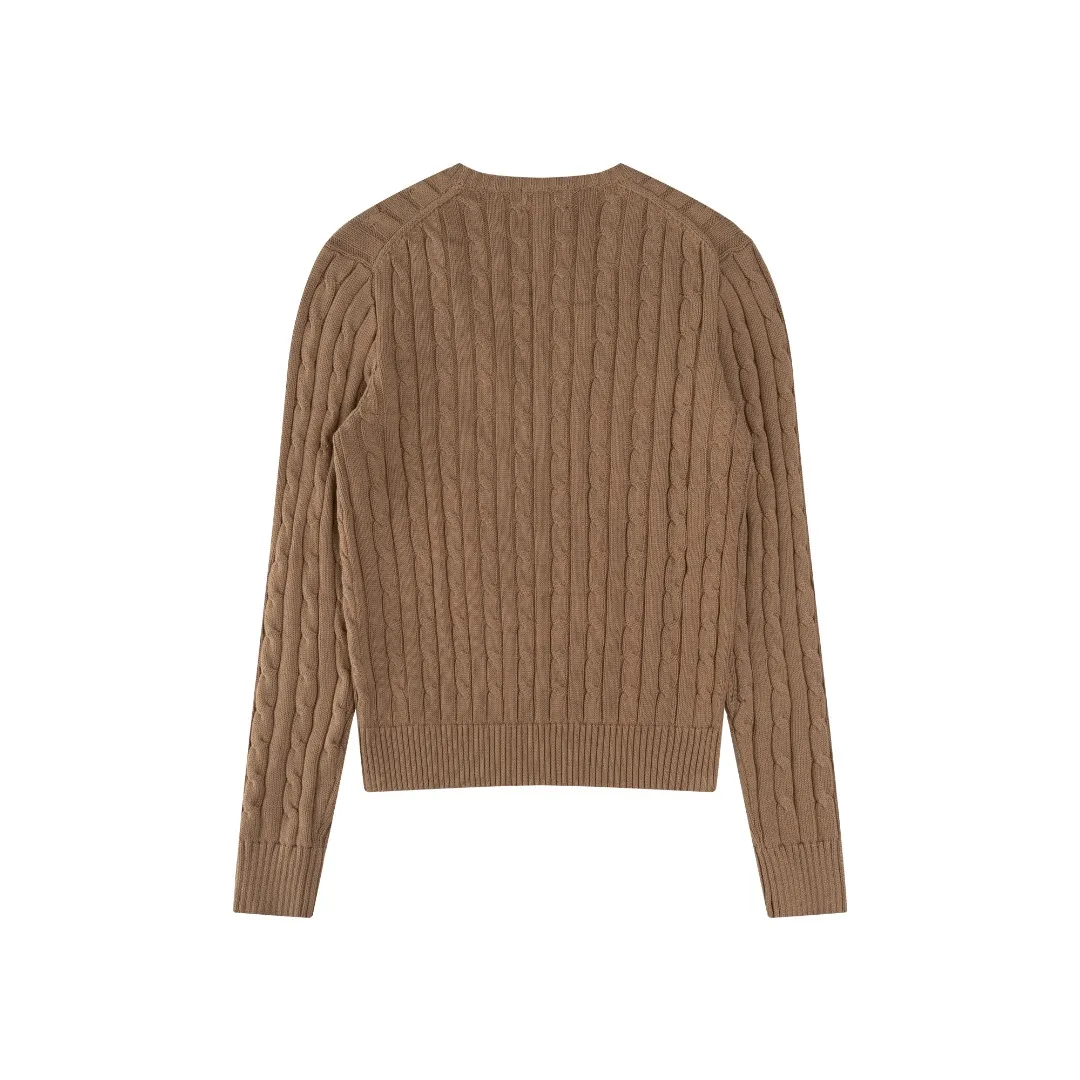 P210 #R90 RALPH LAUREN Thirteen colors of Ralph Lauren classic small label embroidery V-neck pullover cable cardigan sweater women's top, high-density LOGO embroidery on the chest, original customization of tag accessories. Made of pure cotton yarn, pure cotton is skin-friendly and comfortable, small label war horse embroidered twist button V-neck sweater🐎High quality, follow the blogger to learn how to wear it! Let’s buy a Ralph Lauren cable sweater. It’s a super hard-to-find series after it became popular. It’s hard to find one on the official website. It’s simple and practical to wear, with a lazy and loose feel. The thickened fabric has more texture, feels soft and delicate, and has a loose fit. Whether worn alone or layered, you can wear different styles of fashion with just one piece!   Size： Sleeve length: 60/61/62/63